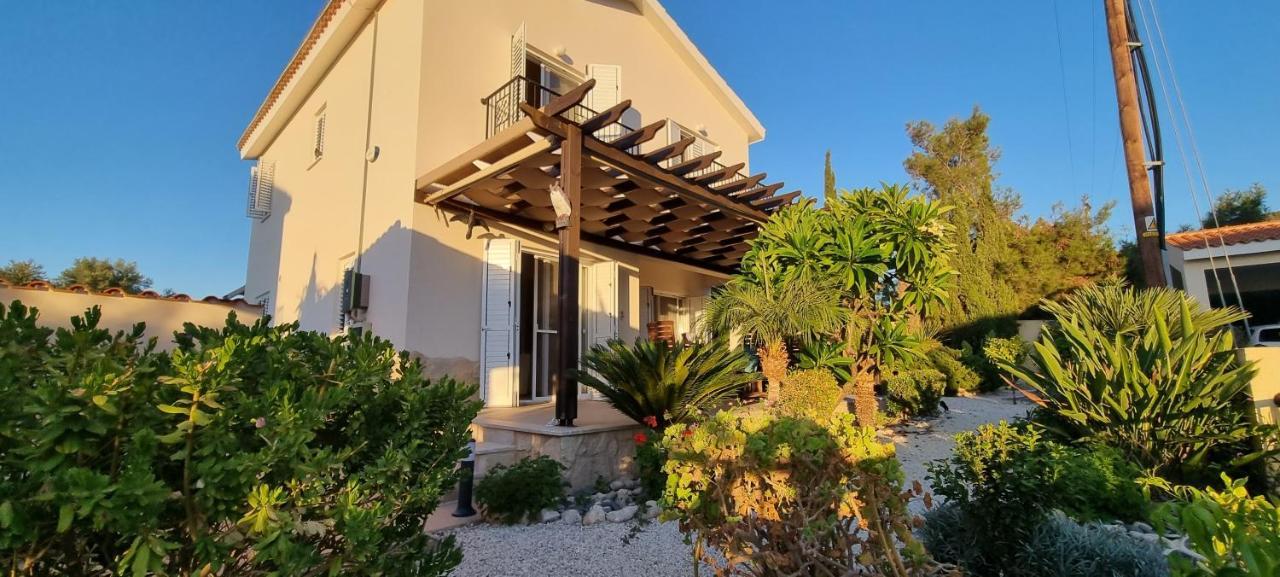 Fab Sea And Mountain View Villa, Walking Distance From The Sandy Beach Yialia Exterior photo
